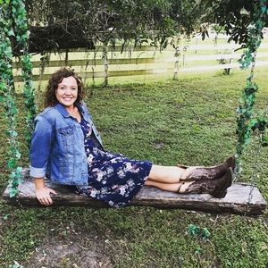 Meet your Posher, Debbie